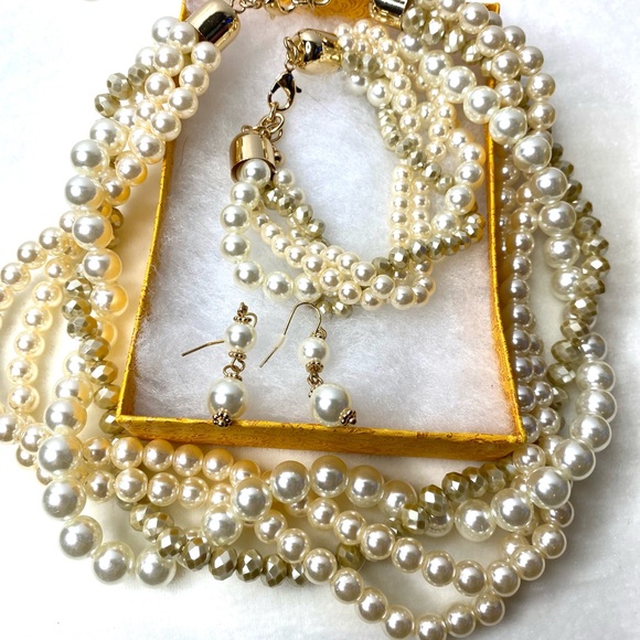 Faux Pearl Cluster Bead Collar Necklaces Set - Picture 3 of 5